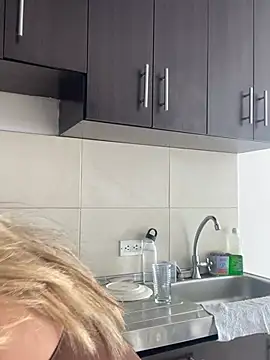 sweetlove- – Live XXX-chat