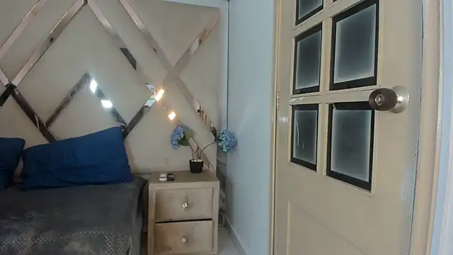 Chat +18 de honeyhtx ao vivo