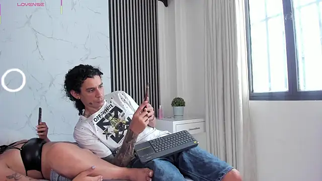 JackAndRosse_'s Live XXX Chat