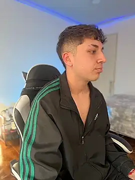 oliver_kyy 在線直播表演