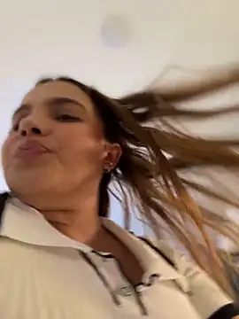 Colibri_xxx Adlı Modelin Canlı XXX Sohbeti