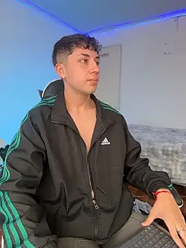 oliver_kyy live XXX chat