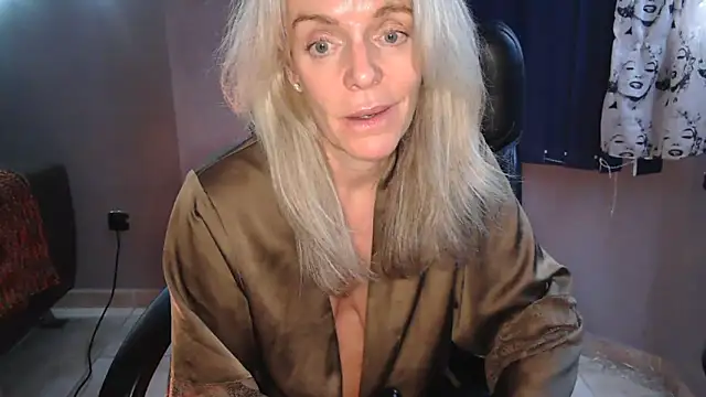 عرض كام LadyMissNipsnLips