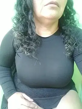 Amarantha25 élő XXX-chatje