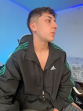 oliver_kyy's Live XXX Chat