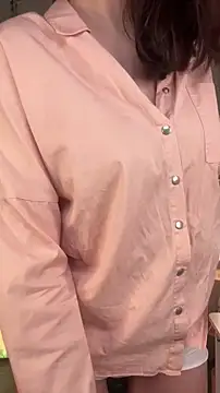 TariLechliter: διαδικτυακό σόου στην κάμερα