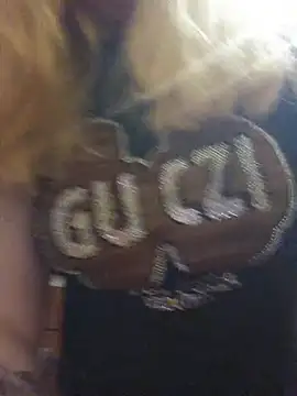 LianaJuのライブXXXチャット