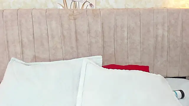 thamiina_ Adlı Modelin Canlı XXX Sohbeti