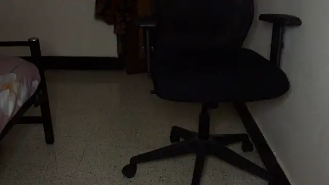 Chat +18 de Nithya_forever ao vivo