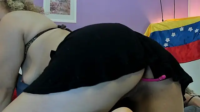 Charlotte11-11's Webcam Show