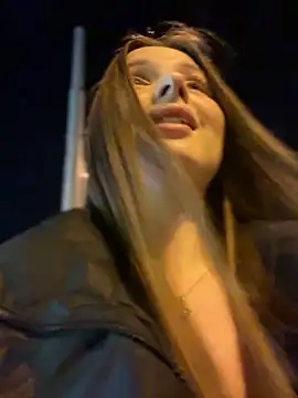 Chat +18 de KrisMagnoly ao vivo