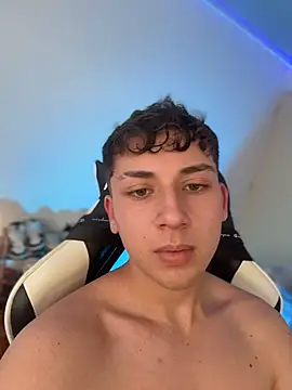 oliver_kyy Adlı Modelin Web Kamerası Şovu