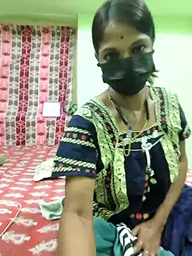 Tamil_Ishuのウェブカメラショー