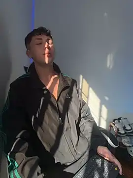 oliver_kyy Webcam show