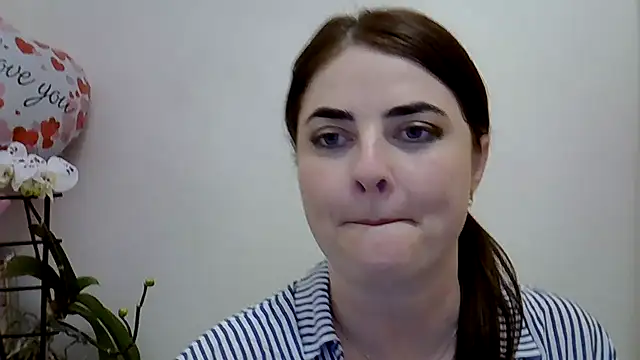 Darkroseq Chat XXX in diretta