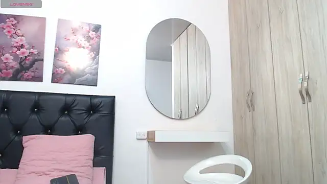 Chatroom XXX en direct de pinky_f00x