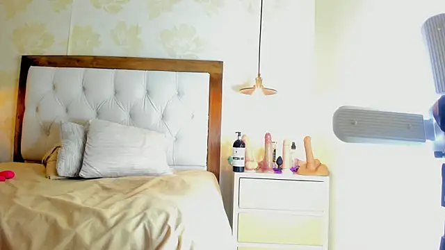 IRISCLARK1 Live XXX-Chat