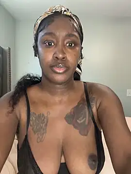 Pokazy przed kamerką – ToyaThick