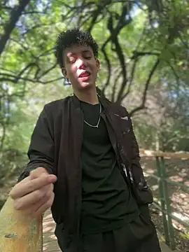 yoursexyjose 现场XXX聊天