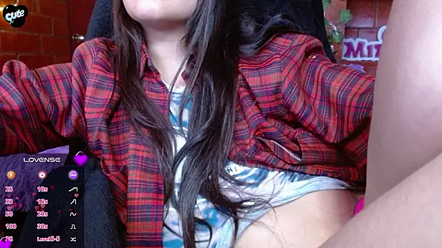 Chatroom XXX en direct de MidoriQuiinn