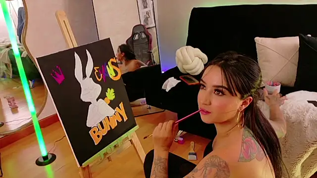 EmmyEvans1 Adlı Modelin Canlı XXX Sohbeti