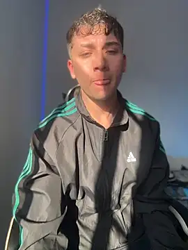 oliver_kyy élő XXX-chatje