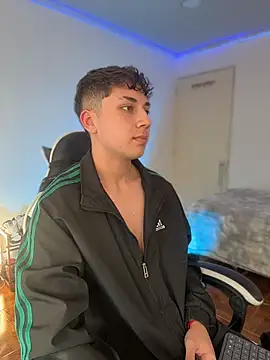 oliver_kyy – Kamerová šou