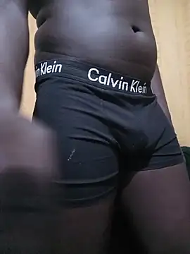 BoyfromkenyaのライブXXXチャット