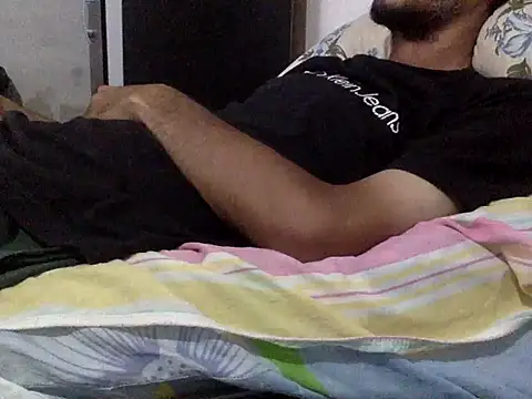 SkinnynerdのライブXXXチャット