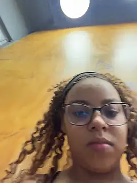 AlesiaCooper Show in webcam