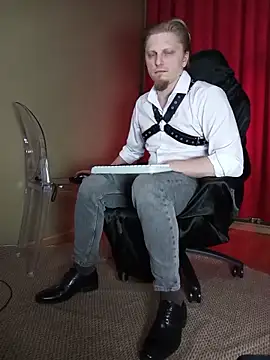 Chat +18 de Vincent_Hardman ao vivo