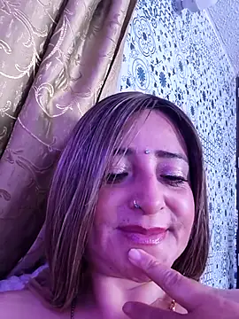 AlexadraJones3453 Adlı Modelin Canlı XXX Sohbeti