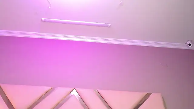 Chat +18 de ZairaRogue ao vivo