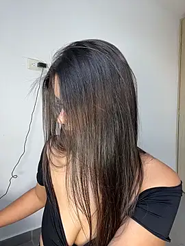 MiaMillers28's Live XXX Chat