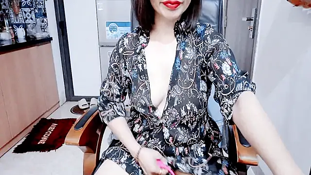 Chat XXX en directo de Miu-Le