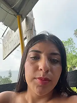 Chat +18 de Isaa-Sweet ao vivo