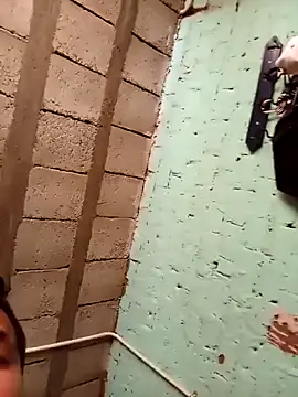 Alex321Flores' Live XXX Chat