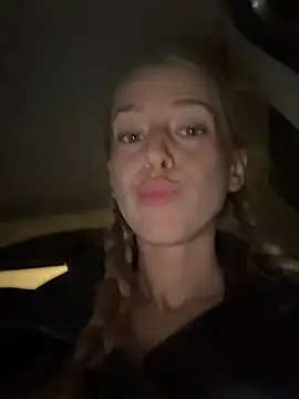 kira_mia live XXX chat