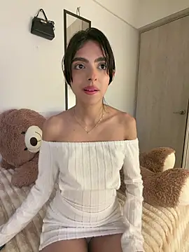 ZaraLuuv's Live XXX Chat