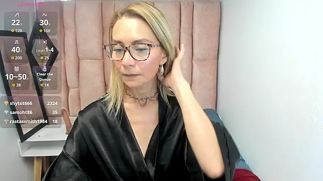 Issa_Milf__のライブXXXチャット