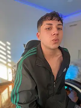 oliver_kyy live XXX chat