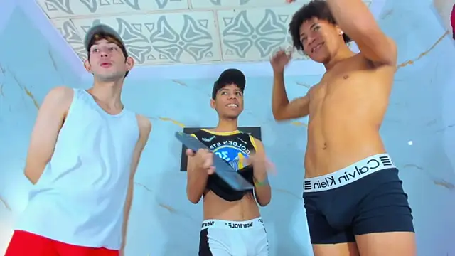 Spicy_guys Show Webcam