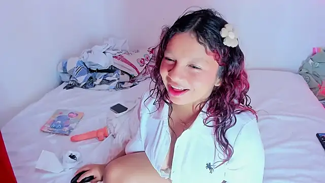 Emily_Coper18 Adlı Modelin Canlı XXX Sohbeti