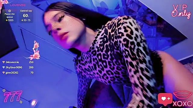 Chat +18 de isadoraallen_1 ao vivo