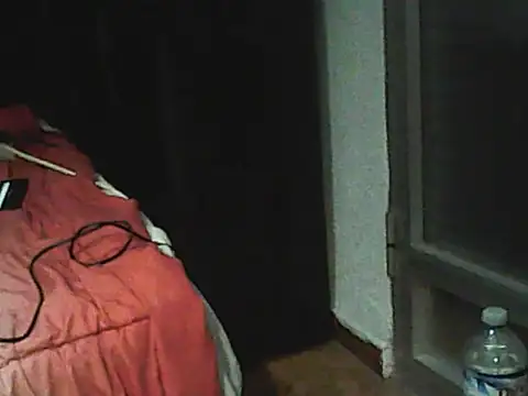 Fundy37: διαδικτυακό σόου στην κάμερα