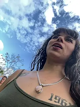 دردشة VioletaSubmissive الجنسية المباشرة