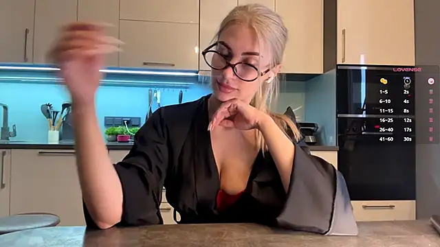 SoftnessMila's Live XXX Chat