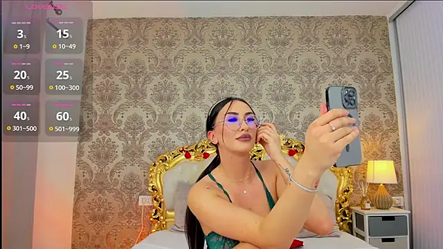 JulieBigAssx's Live XXX Chat