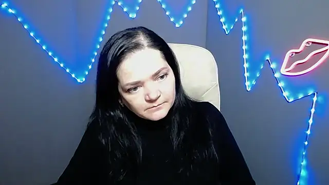 LauraFinnのライブXXXチャット