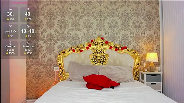 JulieBigAssx Live XXX Chat